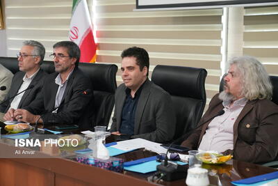 جامعه دانشگاهی باید درگیر حل مسائل واقعی کشور باشد