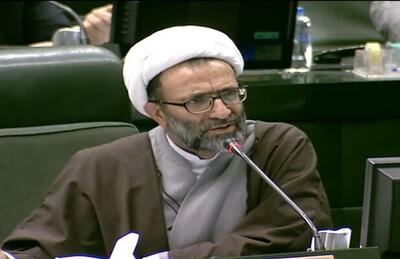 انتقاد سلیمی از تغییر مکرر تعرفه واردات خودرو