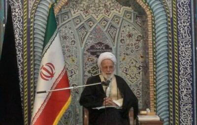 ارتش و سپاه در خط مقدم عزت و اقتدار جمهوری اسلامی قرار دارند