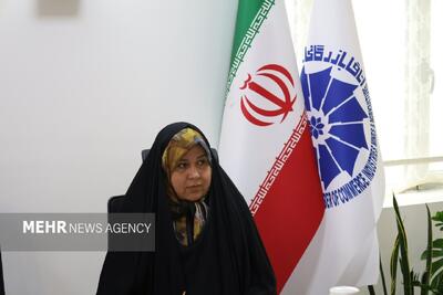 دلالان مانع از تغییر سطح عمومی قیمت ها با وجود ریزش ارزش دلار هستند