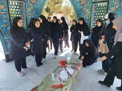 بازدید دانش آموزان دبیرستان دخترانه شاهد نجابت بجنورد از مجتمع پتروشیمی خراسان در قالب اردوی راهیان پیشرفت  