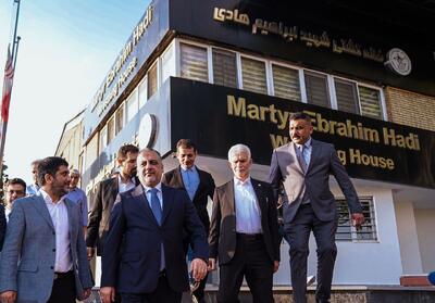 حضور وزیر ورزش عراق در فدراسیون کشتی - پارس فوتبال