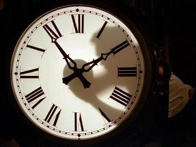 لایحه دوفوریتی تغییر ساعت رسمی امروز در صحن علنی مجلس مطرح می‌شود + جزییات