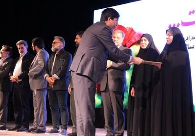 تجلیل از هنرمندان بسیجی لرستان- فیلم فیلم استان تسنیم | Tasnim