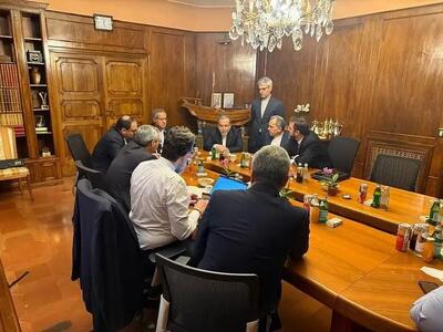 اولین تصاویر رسمی از مذاکره غیر مستقیم ایران و آمریکا