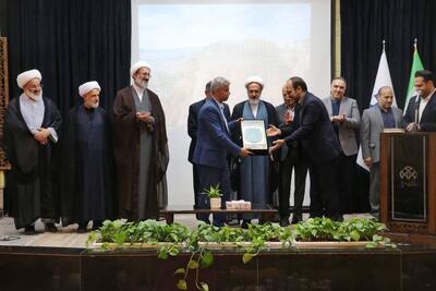 آئین تکریم ریاست سابق و معارفه سرپرست جدید دانشگاه صنعتی قم برگزار شد
