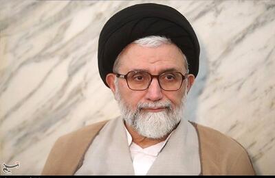 خطیب:با مسئولان دوتابعیتی‌ طبق قانون برخورد می‌کنیم