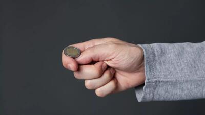 شیر یا خط بر پایه شانس است، پس چرا وقتی می‌بازیم دنبال مقصر می‌گردیم؟