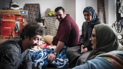 خبر روز | زندگی خصوصی و بیوگرافی بهروز پایتخت با چهره علی امین‌حسنی | گلی شی