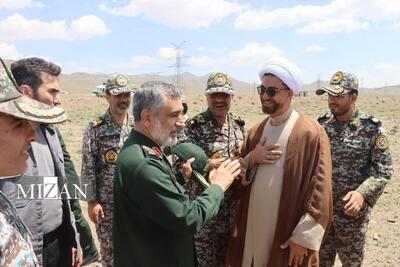 بازدید امیر سرتیپ صباحی‌فرد و سردار حاجی‌زاده از مواضع پدافندی نطنز و خنداب