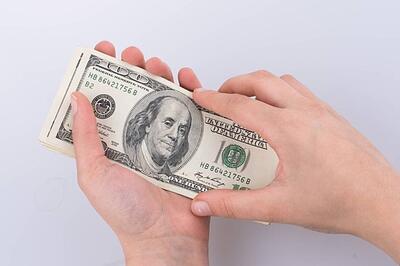 پیش‌بینی قیمت دلار در سال‌جاری/ قیمت دلار به چند تومان می‌رسد؟
