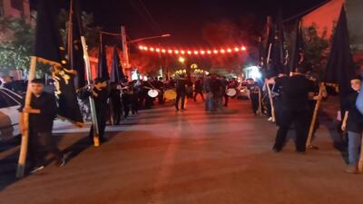 فیلمی از دسته عزاداری آران و بیدگلی‌ها در شب شهادت امام جعفرصادق (ع)