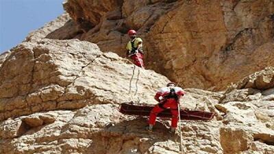 نجات دو کوهنورد گرفتار در مخملکوه لرستان
