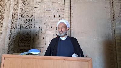 خطیب جمعه اردستان: شأن و مقام کارگران حفظ شود