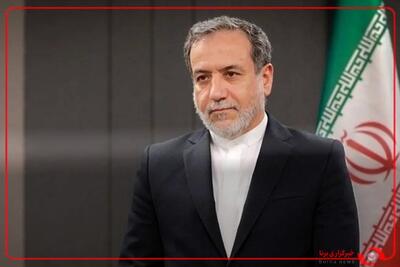 امضای نسخه عربی کتاب «قدرت مذاکره» و اهدا به خوانندگان عمانی توسط وزیر امور خارجه کشورمان