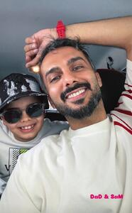 عکس/ سلفی محمدحسین میثاقی و پسرش | اقتصاد24
