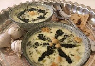 طرز تهیه خوشمزه ترین آش دوغ ترکی با سبزی کوهی مخصوص بهار
