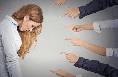 چرا با خودمان رودربایستی داریم؟