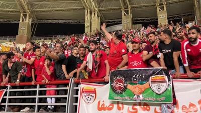 جشن هواداران تراکتور پس از پیروزی نفس گیر مقابل فولاد