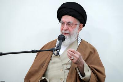 تجلیل رهبر معظم انقلاب از برنامه‌های قرآنی ماه مبارک رمضان؛ بایستی مفاهیم قرآن را که دریای عظیمی است، بین مردم و خوانندگان قرآن رواج بدهیم