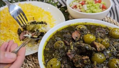 طرز تهیه خورشت گوجه سبز لعاب دار با تمام نکات / خورش گوجه سبز / خورشت آلوچه