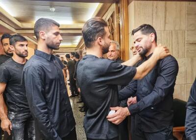 چهره‌های سرشناس در مراسم ختم مادر کمال (عکس) - پارس فوتبال