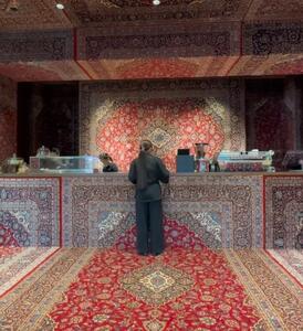 طراحی کافه برند زارا در کویت با قالی کاشان ایران