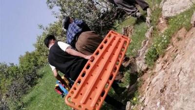 تلاش اورژانس مریوان جان یک جوان را در ارتفاعات صعب‌العبور نجات داد