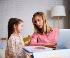 والدین قوی این مواقع به کودکشان تذکر میدهند
