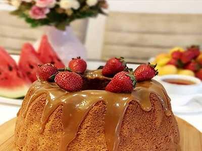 نوید پورفرج از کیک تولد عاشقانه و قلب قلبی اش در این قاب رو نمایی کرد