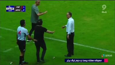لحظه بی ادبی خداداد عزیزی به گل‌محمدی/ ببینید