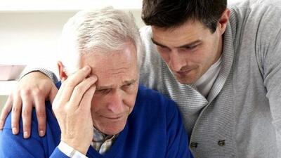 آلزایمر از پدر به ارث می‌رسد یا مادر؟