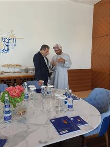گفتگوی خصوصی عراقچی و وزیر خارجه عمان