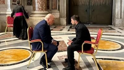 عکس/ دیدار ولودیمیر زلنسکی و دونالد ترامپ، در حاشیه مراسم خاکسپاری پاپ فرانسیس در کلیسای سنت پیتر در واتیکان