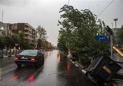 احتمال بارش‌های پراکنده در تهران؛ باد شدید می‌وزد
