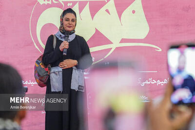 ضرغامی: نگذاشتم به مریلا زارعی دیپلم افتخار بدهند