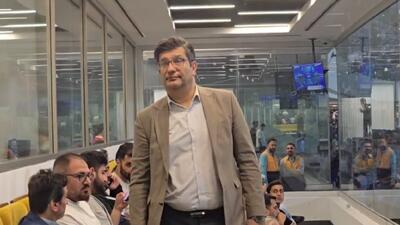 حضور سمیعی مدیرعامل اسبق‌ استقلال در ورزشگاه آزادی - پارس فوتبال