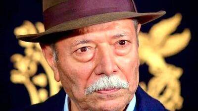 فیلم آواز باشکوه علی نصیریان با قدرت صدای بی نظیر علی آوازخوانی غزلیات حافظ در 90 سالگی/ گر انگشت سلیمانی نباشد، چه خاصیت دهد نقش نگینی؟