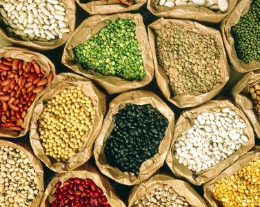 بازار حبوبات عجیب و غریب شد؛ گرانی عجیب در کمین مردم