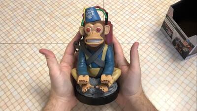یک طرفدار کال آف دیوتی با بردن عروسک Monkey Bomb داخل هواپیما دردسرساز شد!