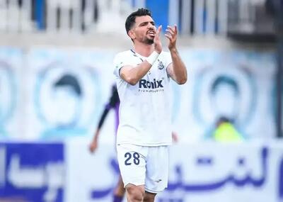 انتظاری: انگار در پرسپولیس یا استقلال بازی کردم