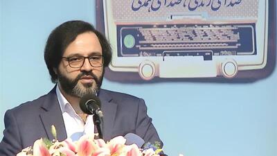 هر برنامه رادیویی، مخاطب را به شنیدن برای اندیشیدن دعوت می کند