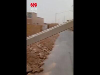 سقوط تیربرق بر اثر طوفان در میبد