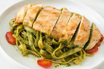 طرز تهیه فتوچینی مرغ با سس آلفردو