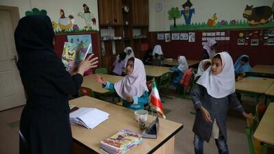 حدود ۲۴۷ هزار آموزگار عضو شبکه گفتمان و اصلاح روش‌های آموزشی هستند