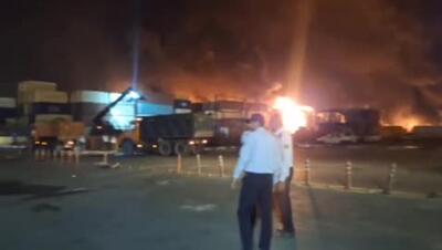 انتقال کانتینرها برای جلوگیری از سرایت آتش