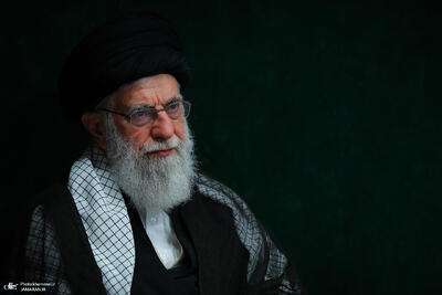 پیام رهبر انقلاب در پی حادثه بندر شهید رجایی بندرعباس: مسئولان امنیتی و قضائی هرگونه سهل‌انگاری یا تعمّد را کشف و بر طبق مقررات پیگیری کنند/ از مردمان پرگذشتی که در لحظه‌ی نیاز آماده‌ی خون دادن به مصدومان شدند صمیمانه تشکر می‌کنم