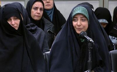 اشعار «ماه‌رود» فضای مادرانه دارد؛ اهدای نسخه اولیه اثر به رهبر انقلاب