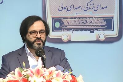 هر برنامه رادیویی، مخاطب را به شنیدن برای اندیشیدن دعوت می کند