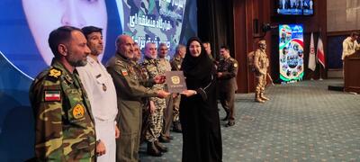 سومین همایش تجلیل از قهرمانان، پیشکسوتان و ورزیده ترین یگان های نیروی زمینی ارتش - پارس فوتبال
